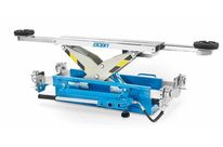 TRAVERSE DE LEVAGE CAPACITE 2500 KG A POMPE HYDROPNEUMATIQUE