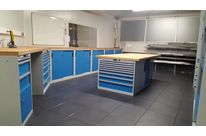 Agencement d&#039;atelier et garage bleu ciel - TRM GARAGE PRO