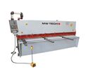 Cisaille guillotine hydraulique NC avec une largeur de travail de 3200 mm capacité de coupe de 6 mm 7,5 kW 400 V + support pneumatique pour tôles MW-Tech CGH3206P