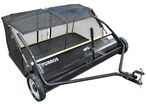 Balayeuse à gazon et ramasseur de feuilles à brosses tractable - Largeur de 122 cm - Bac de 413 litres Torros GV040