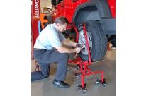 Chariot d&#039;atelier manuel pour manutention des roues ou pneus