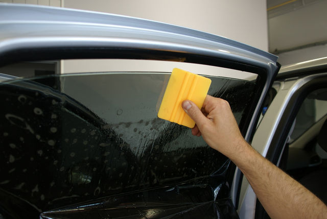 Formation pose film vitre teintée sur mesure découpé et thermoformé.