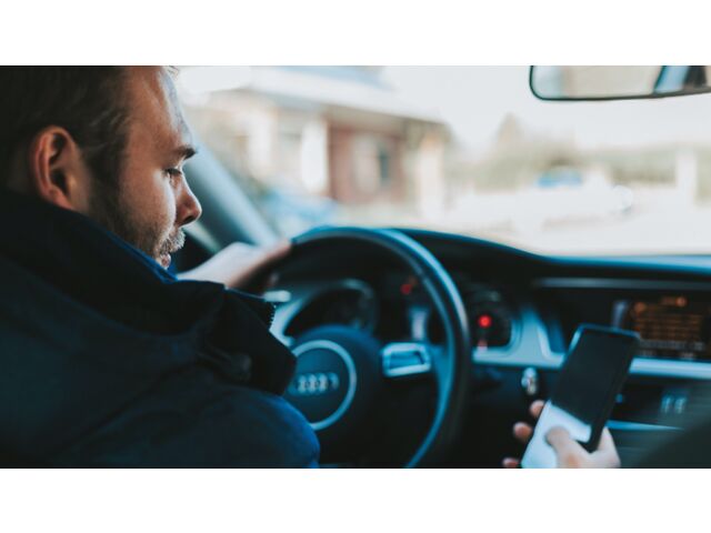 Formation en diagnostic auto à l&#039;aide d&#039;un smartphone