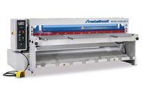 Cisaille guillotine motorisée largeur du travail 2100 mm épaisseurs 4 mm éjection avant / arrière 7,5 kW 400V Metallkraft MTBS2100-40T