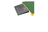 Rampe d’accès en polyéthylène et couvre joint inox pour plateformes