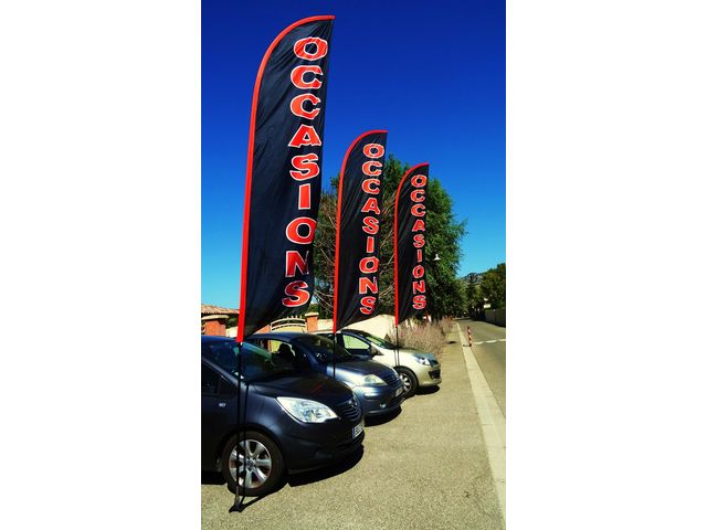 Mâts et drapeaux pour parking | kit eco flex 