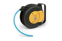 Tuyau à enrouleur pour gonfleur de pneus