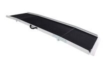 Rampe d&amp;#039;accès en aluminium 270 kg - 2450 x 750 mm - largeur utile 720 mm - Pliable en 3 sections MW Tools ARP30240